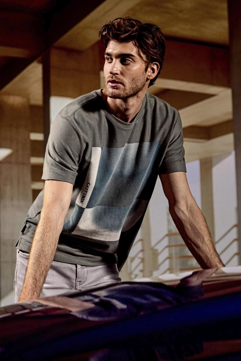Cast Iron short sleeve r-neck regular fit tw